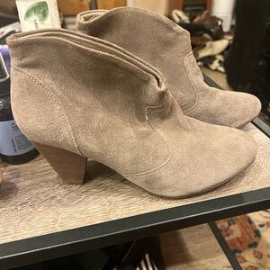 Steven Steve Madden Pembrook Taupe Suede Leather Ankle Boots Booties Size 7.5